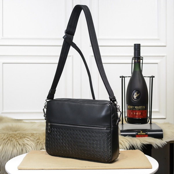 ボッテガヴェネタバッグ側面デザイン